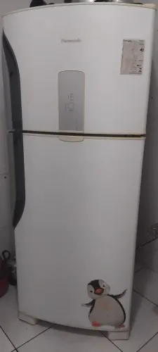 Vende se está geladeira