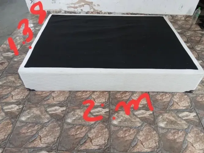 Cama box de casal sem o colchãocom design moderno