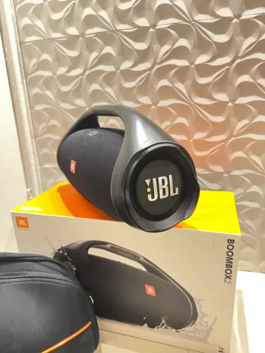 Jbl boombox 2 levando de brinde uma bolsa para jbl 