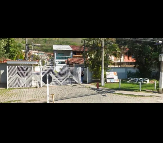 Alugo casa Nova Iguaçu, condomínio Beija Flor da colina