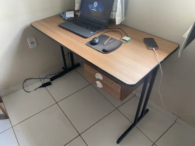 VENDO MESA PARA ESCRITÓRIO