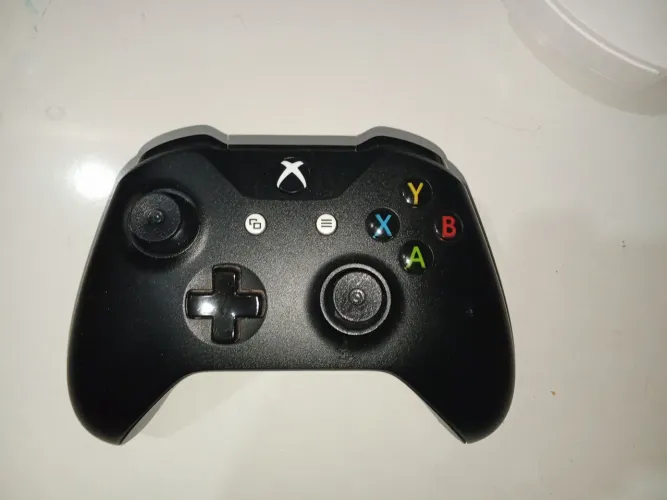 Controle de Xbox para retirada de peças 