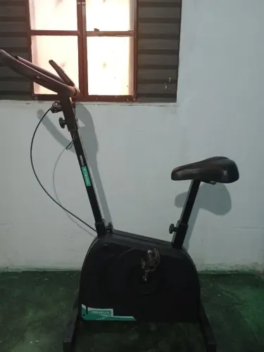 Bike ergométrica Trevalla fitness