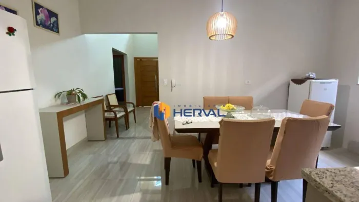 Casa com 3 quartos à venda, 160 m² por R$ 1.100.000 - Jardim Santa Rosa - Maringá/PR