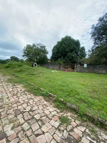 SÍTIO RURAL NO BAIRRO SANTANA COM 04 VAGAS DE GARAGEM COBERTA.