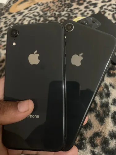 Vendo esse celular iPhone XR 64 giga está funcionando beleza menos o Face ID barato