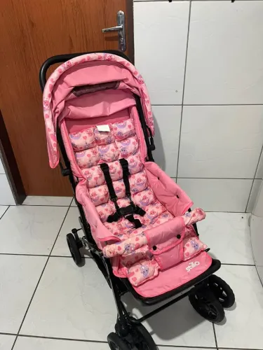 Carrinho de bebê semi Novo