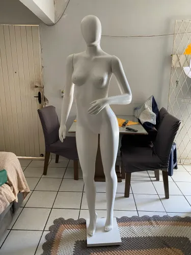 Manequim Feminino