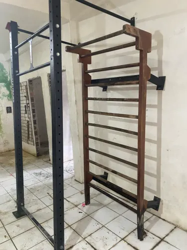 Barra fixa academia
