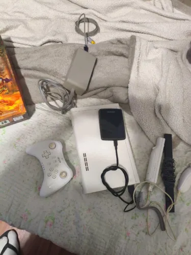 NINTENDO WII U + PRO CONTROLER + WII REMOTE COM NUNCHUCK + HD EXTERNO 500TB