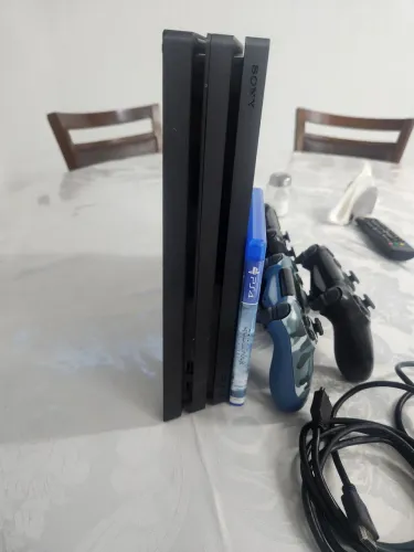 Ps4 pro 1T 1600 pra ir logo