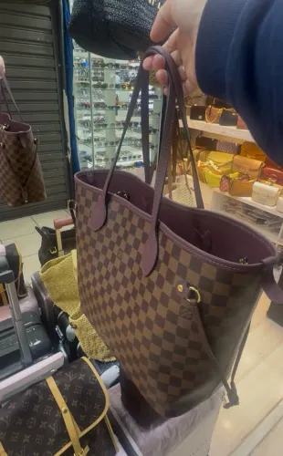 Bolsa couro legítimo dupla face reversível cor vinho italiana Louis Vuitton 
