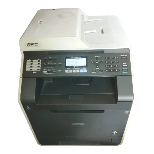 Impressora Brother MFC 9460CDN, imprimindo, no estado<br>Imprimido. Tampa de cima quebrada