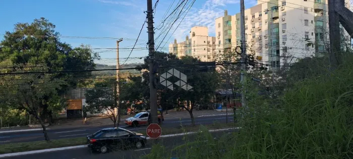 Terreno na Av. Cavalhada.
