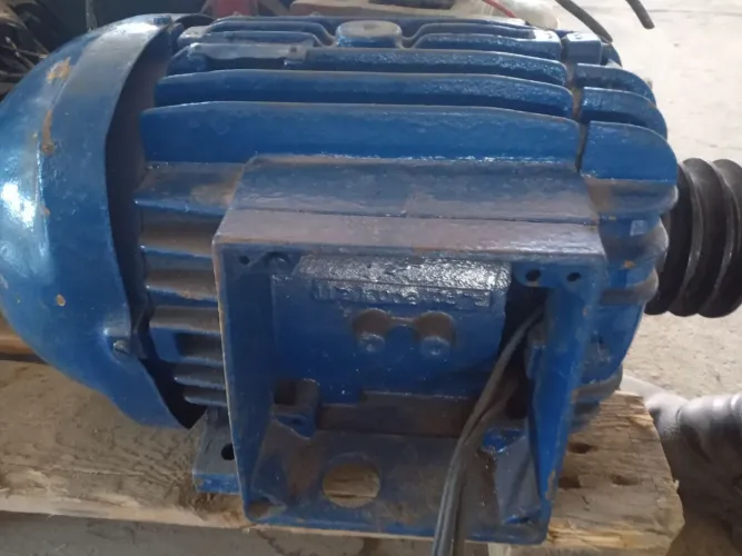 Motor elétrico industrial.