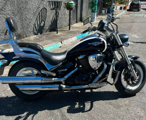 Suzuki Boulevard M800