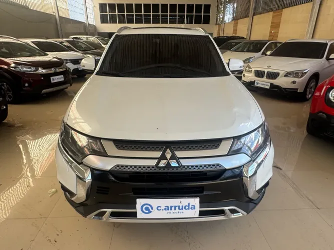 Mitsubishi Outlander HPE-S 2.2 Diesel 4X4 Aut. 2021