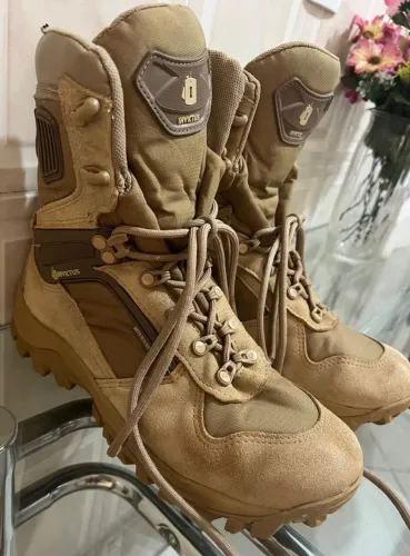 Bota tática/ Coturno INVICTUS (cor caqui/desert)
