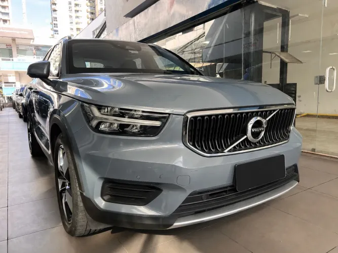 Volvo XC40 XC 40 T-4 Momentum 2.0 190cv FWD 2020