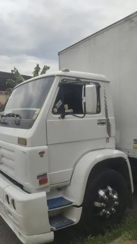 VW. 13150.(06) Top ($159.900