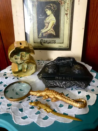 LUPA CROCODILO EM METAL VINTAGE LOBJET ÍNDIA