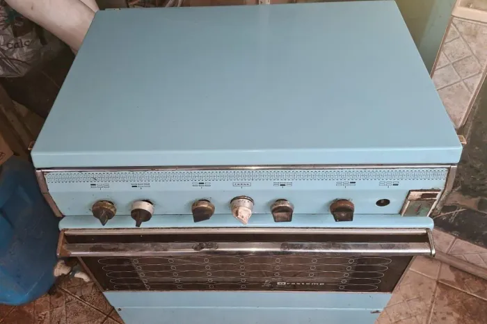 Fogão Brastemp azul 6 bocas. Ferro puro