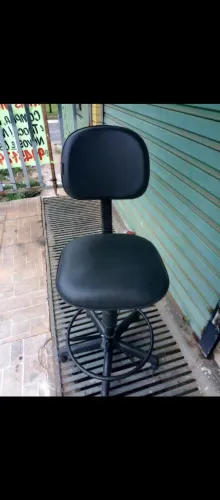 Cadeira Giratória com Elevação