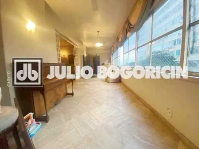 Apartamento : / Residencial / Copacabana