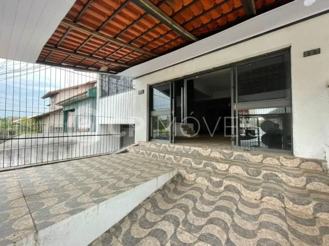 Loja em Porto Alegre, no bairro Jardim São Pedro, à venda.