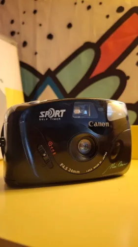 Câmera analógica Canon sem funcionamento, para decoração 