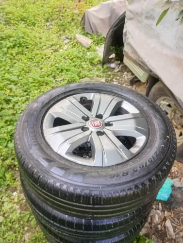 Vendo jogo de roda completo semi novo da Toro aro 16
