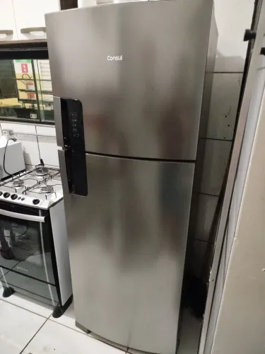 Geladeira Consul 386 litros - 220 v Inox - 4 anos de uso