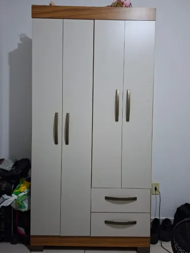 Guarda-roupa seminovo