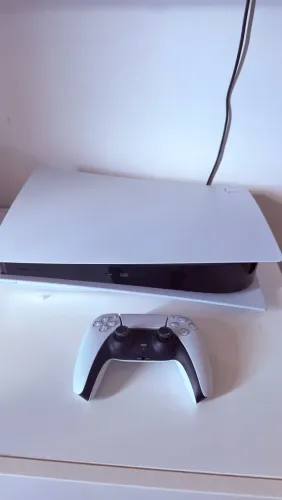 Ps5 pouquíssimo usado - estado de novo