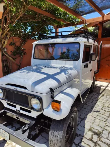 Toyota Band.Jipe Cap.de Aço Chas. Longo Diesel 1989