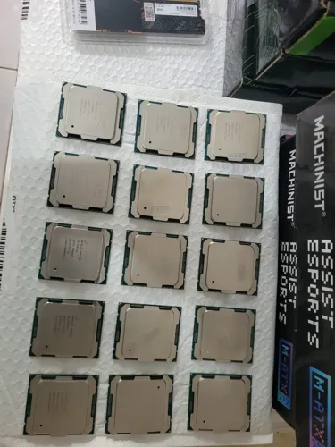 Processador Xeon E5-2667 v4 (O melhor Xeon para JOGOS)