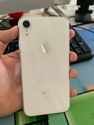 iPhone XR 64GB Branco ? Face ID OK ? 74% Bateria ? Muito Conservado