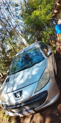 Peugeot 207 XR 1.4 Flex 8V 5P 2011