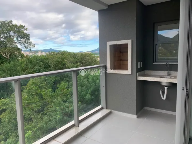 Apartamento a venda no Cacupé