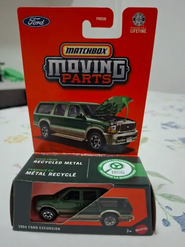 Miniatura Ford Excursion escala 1/64 Matchbox movingparts