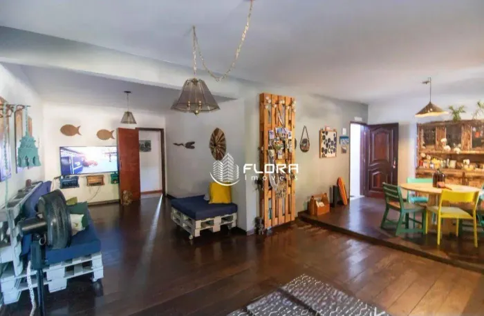Casa com 3 dormitórios à venda, 245 m² por R$ 900.000,00 - Itaipu - Niterói/RJ
