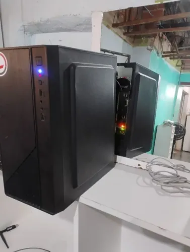 Computador | I5 | 8GB RAM | 250GB SSD - Acompanha teclado e mouse