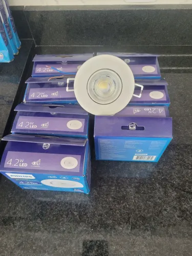 7 Spot Philips por 120 Reais.