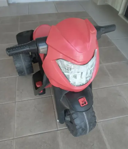 Motoca elétrica Bandeirantes