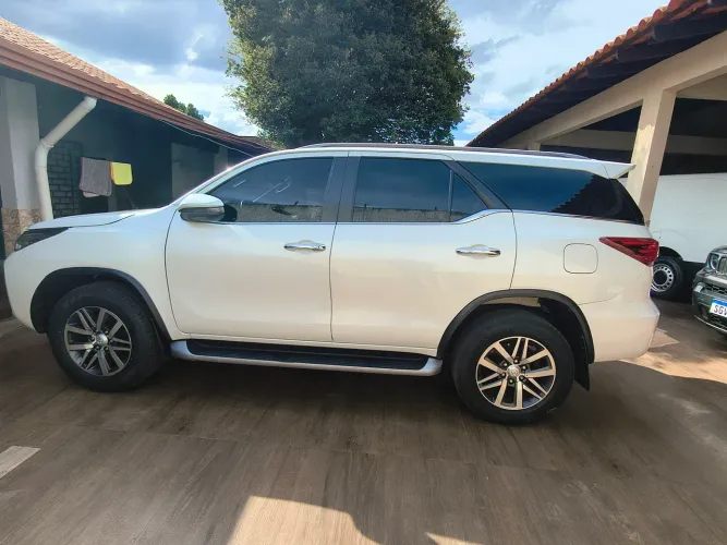 Toyota Hilux SW4 SRX 4X4 2.8 TDI 16V Dies. Aut. 2019