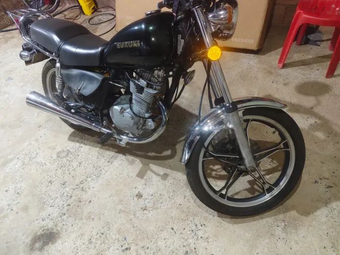 Suzuki intruder 125