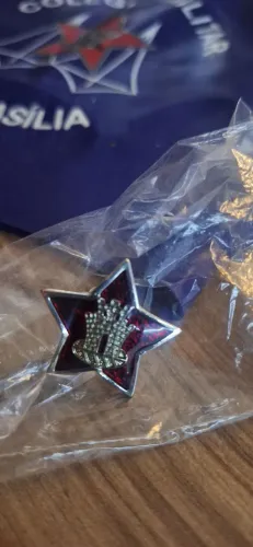 Touca de silicone e distintivo estrela para boina do Colégio Militar de Brasilia