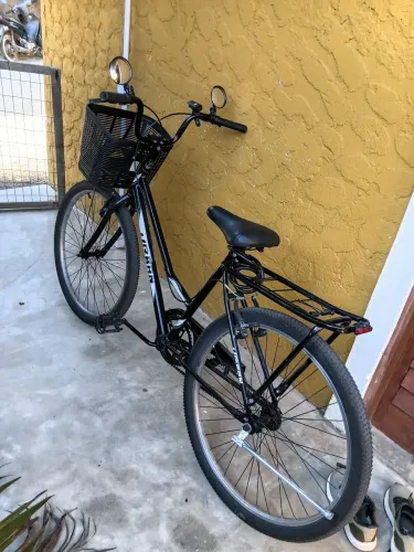 Em pipa ! 500 $ !vai com cadeado retrovisor e lanternas