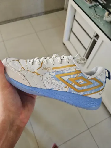 Chuteira Futsal Umbro Pro 5 Bump Kintsugi - Nova/Na Caixa (Tam. 39)