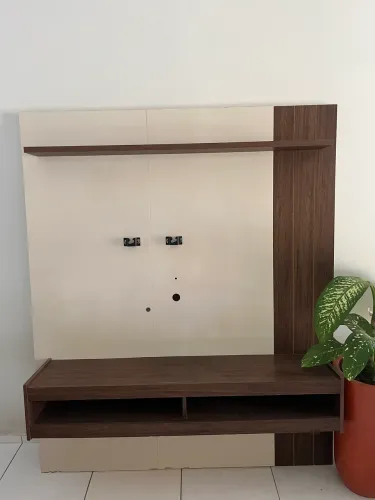 Rack suspenso para TV de até 60 polegadas